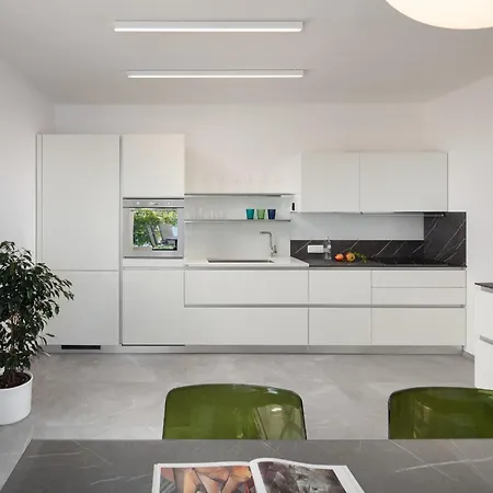 Appartement Duka & Piko 2 *